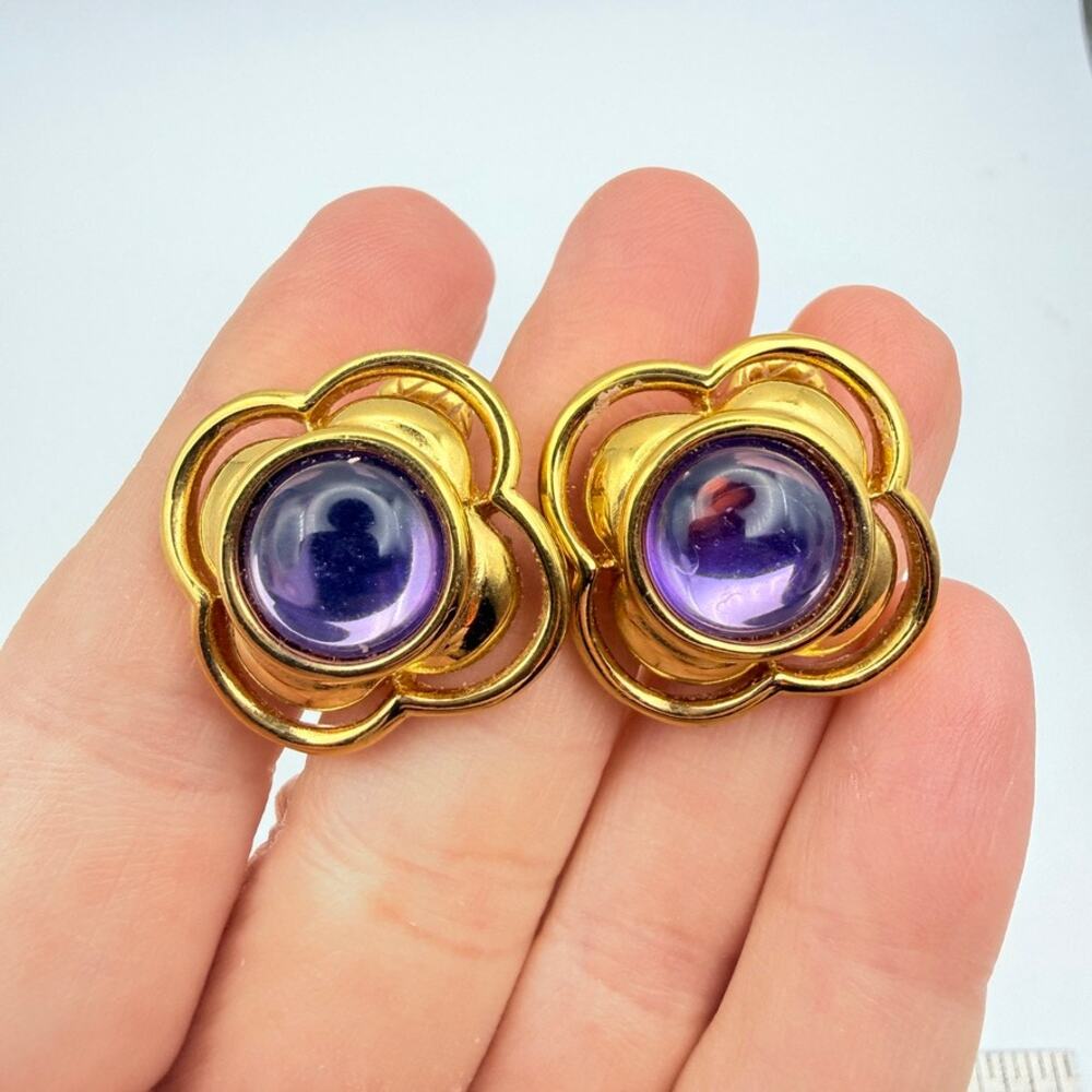 Vintage Signed Trifari Purple Glass Cabochon Gold Tone Clover Clip On Earrings